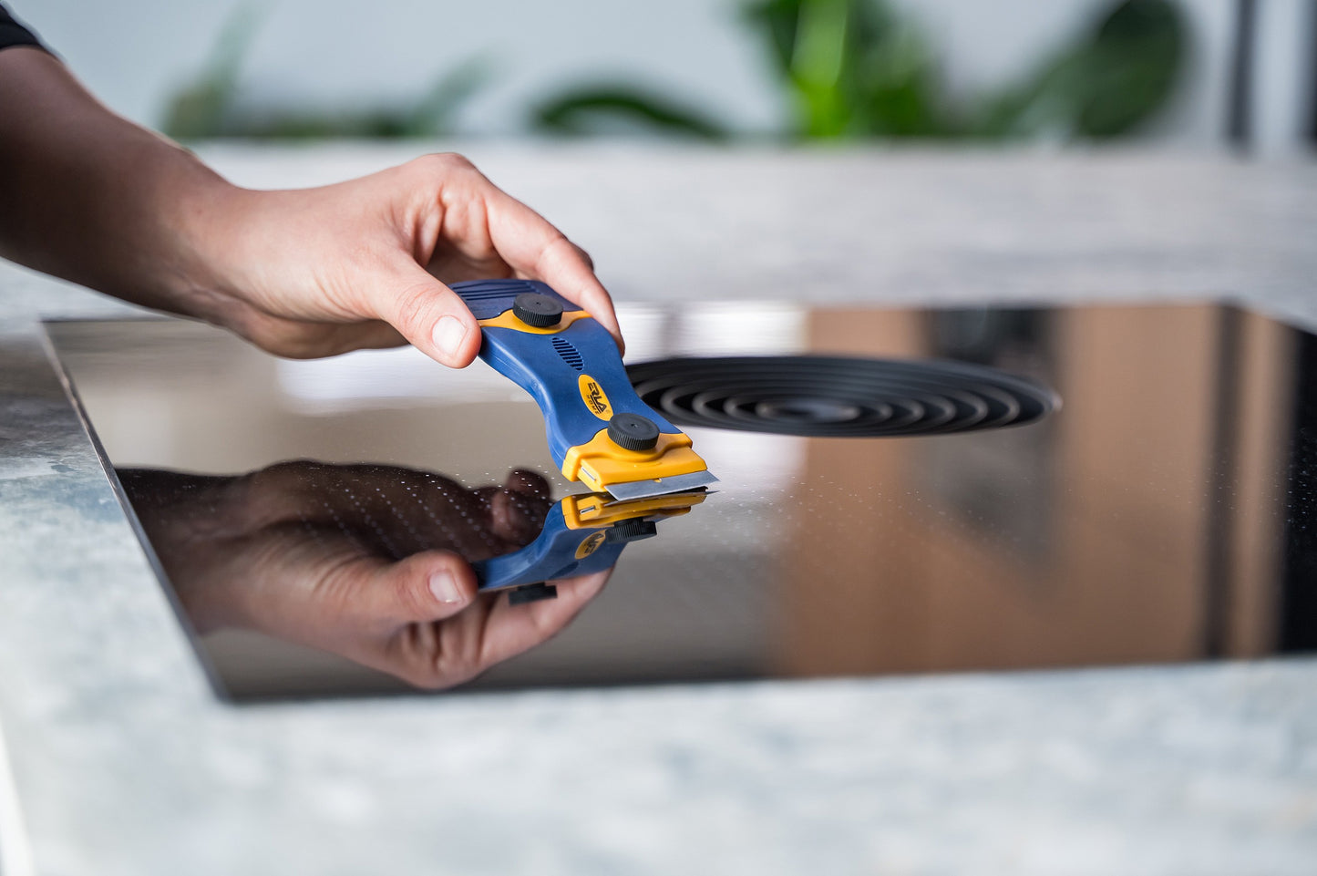 Dvipusis grandiklis keraminėms ir indukcinėms kaitlentėms - ERLA BIVO