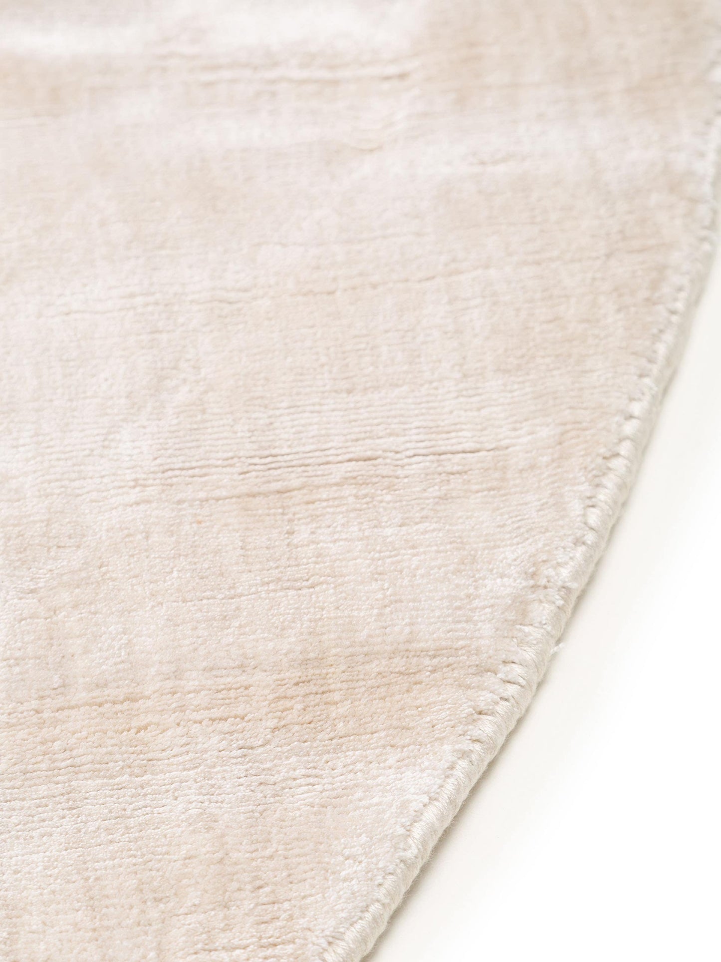 Nela Apvalus Viskozinis Kilimas DS10