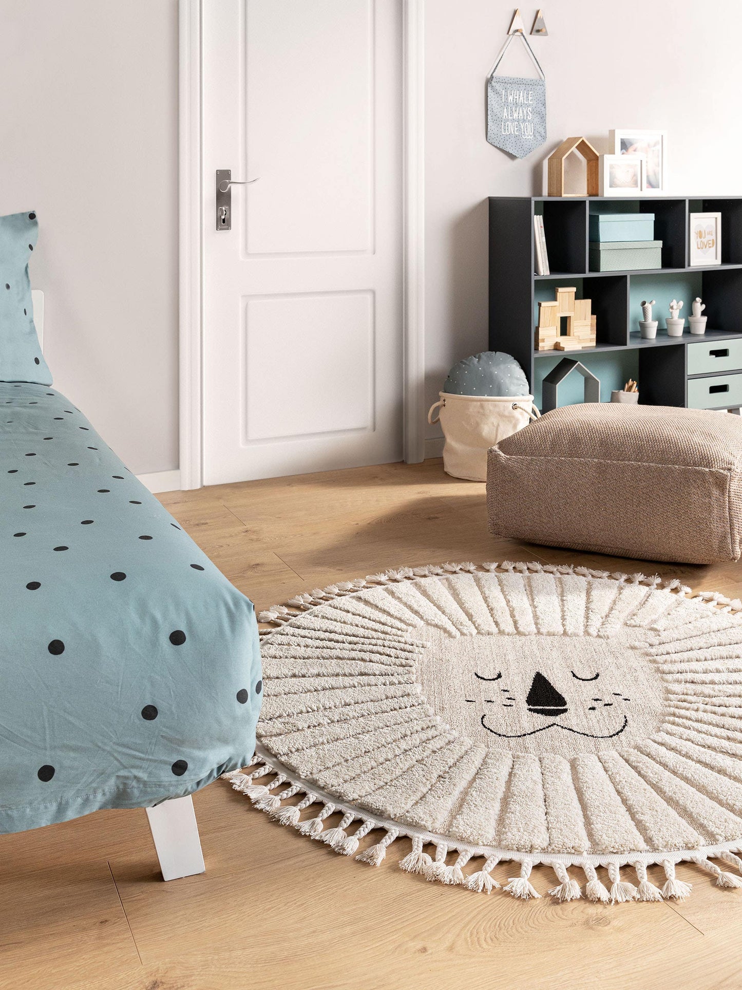 apvalūs kilimai vaikų kambariui